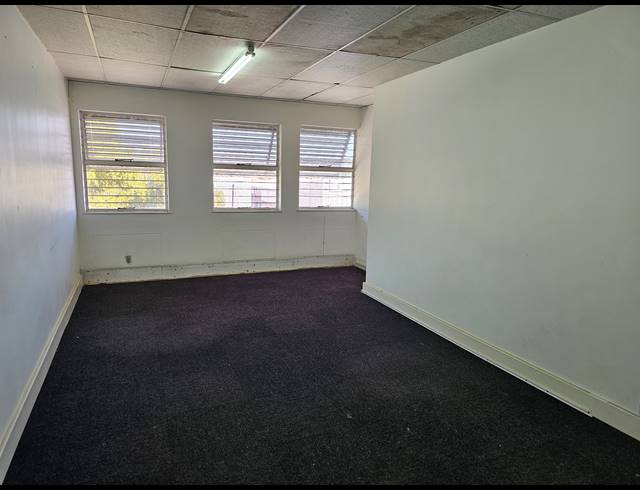 994M² FACTORY TO LET IN KYA SANDS